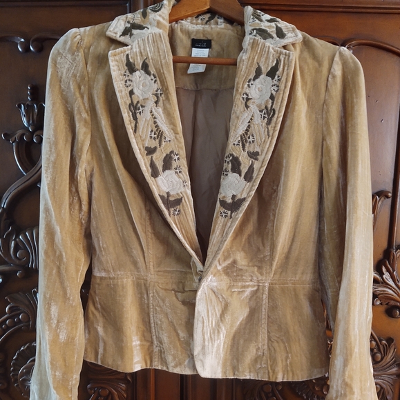 Velvet🤍Embroidered Blazer-Jacket~ Pale-Gold by Aziz Size: S - Picture 4 of 8